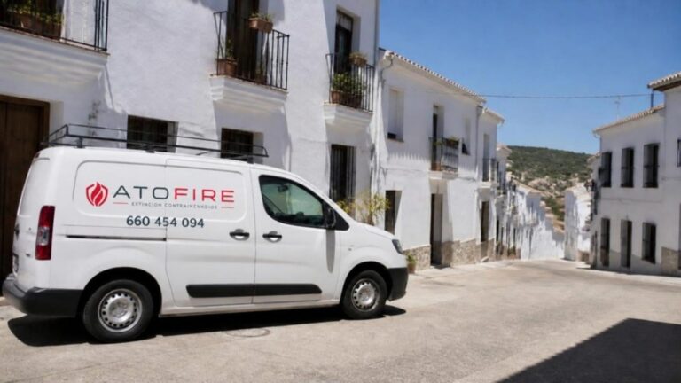 Furgoneta de ATOFIRE en Andalucía Occidental